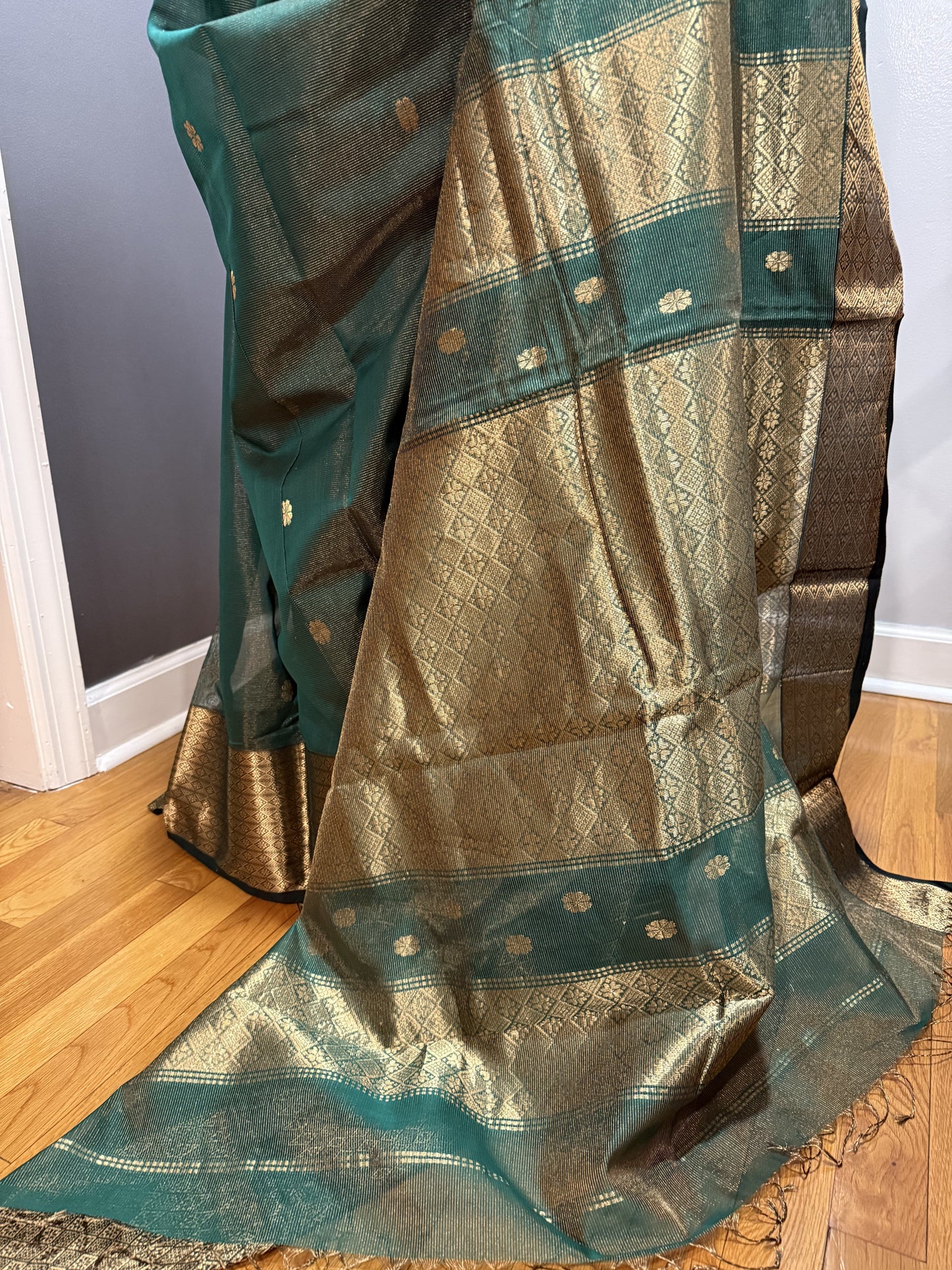 Maheshwati Tissue Bottle Green Saree