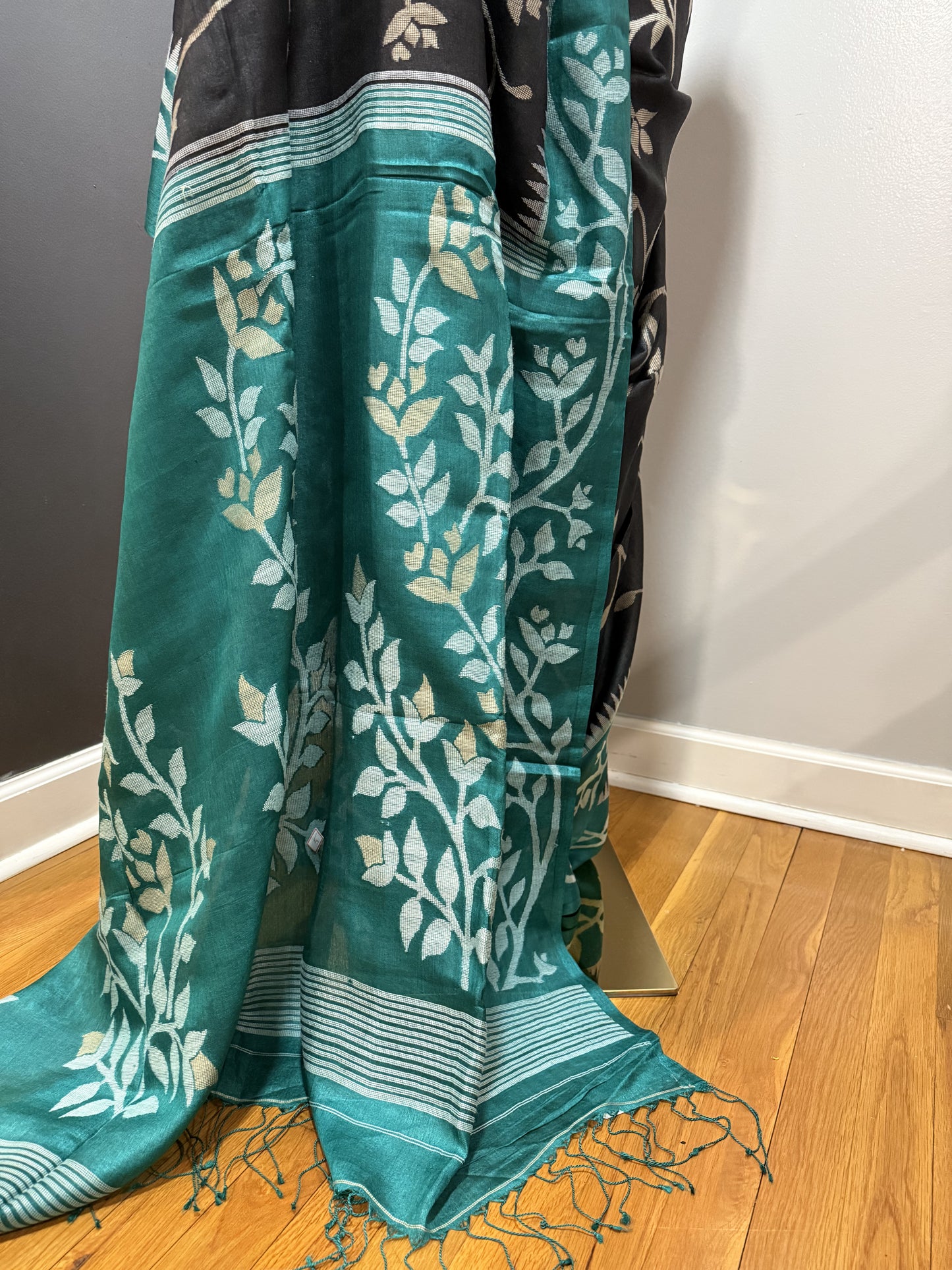 Pure Silk Tussar Jamdani Black Saree